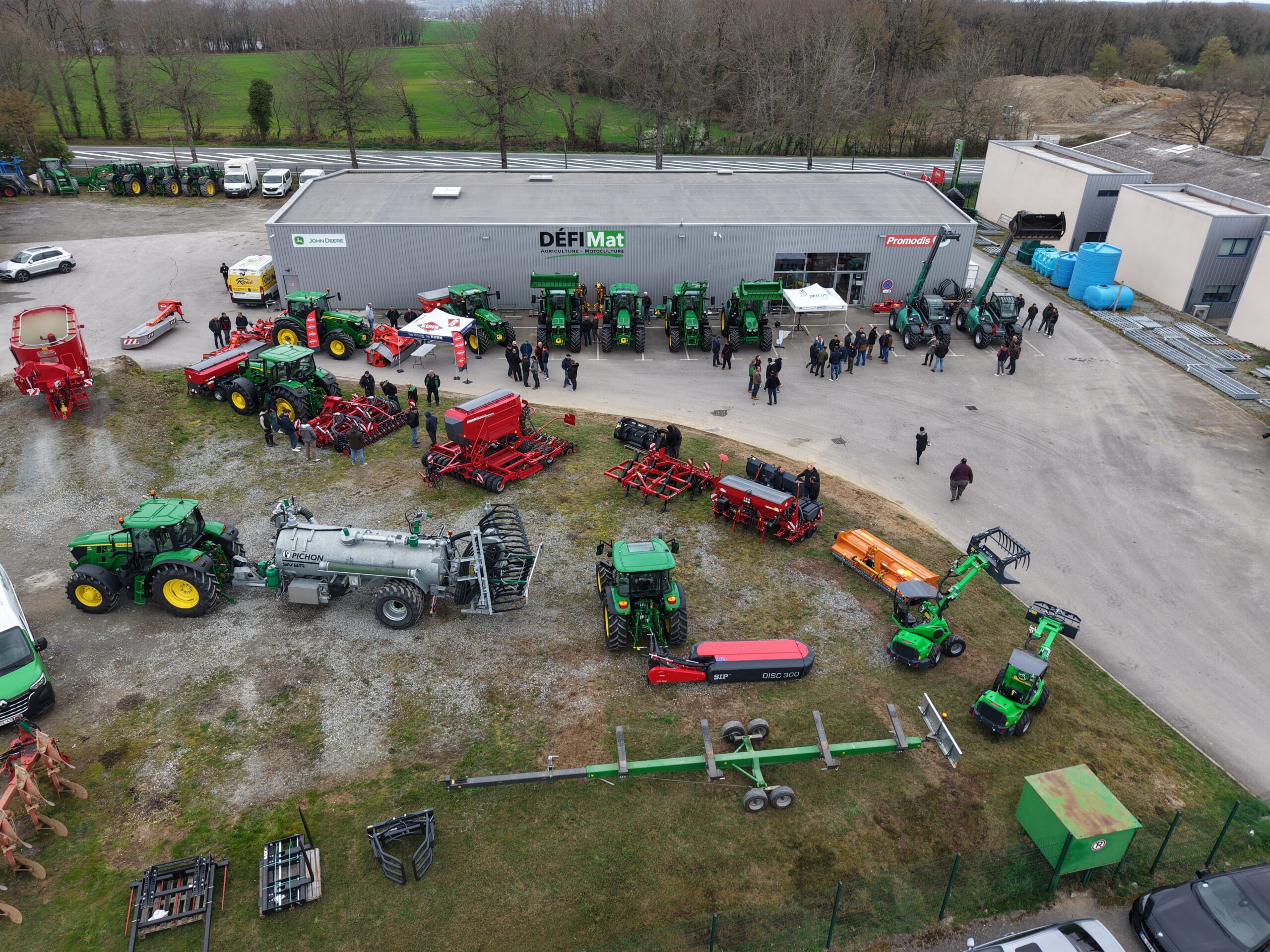 Magasin Défi-Mat à Bellac - concessionnaire John Deere - spécialiste en matériels agricoles